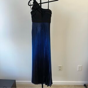 Betsy & Adam One Shoulder Pleated Gown, Black/Blue – Size 4P